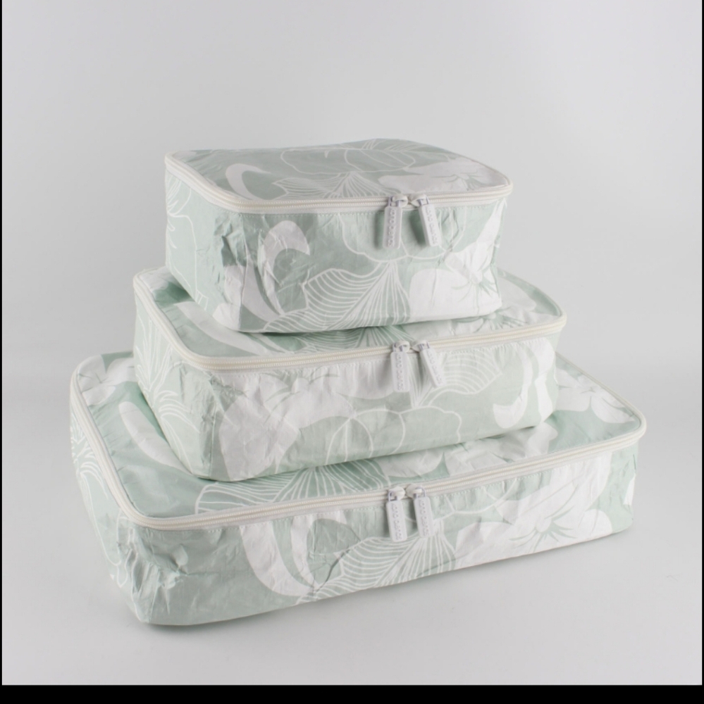 Tyvek Travel Cubes
